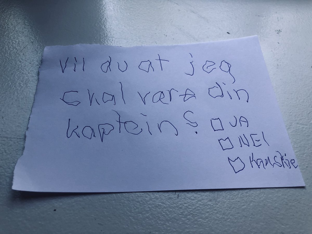 🚨🔴⚪️ BREAKING! 

Critical voices have questioned Arsenal’s captaincy 🫡

🗣️ Arteta is clear: “Everybody chose the same person, which is the most clear sign that you can have.”

It was Ødegaard’s own idea to ask, and he passed out this note to all his teammates©️🇳🇴