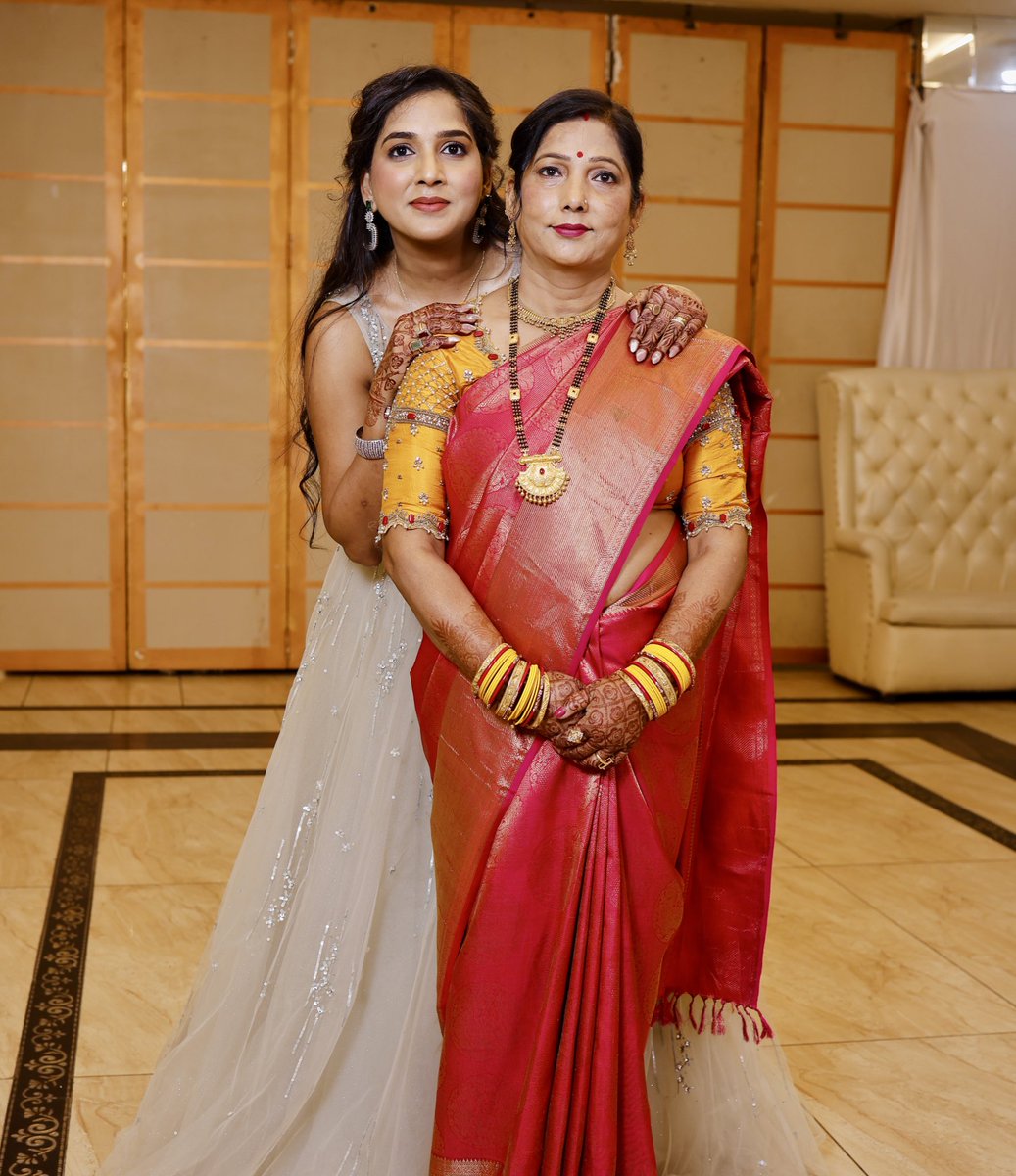 Vaishali Poddar (@poddarvaishali) on Twitter photo Happy Birthday mummy ❤️🥳 Happy Birthday mummy ❤️🥳