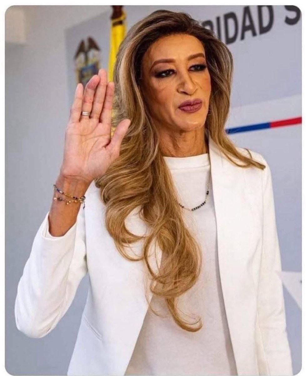 Gustavo Cabas Borrego (@cabasgustavo) on Twitter photo Que vergüenza <a href="/petrogustavo/">Gustavo Petro</a>, tanta mujer hermosa, divinas, inteligentes y preparadas que tiene Colombia, para nombrar en el Ministerio de la Mujer como vice, una persona Trans de nacionalidad cubana. ¡Ese era el cambio que buscaban ridículos! <a href="/El_Pilon/">EL PILÓN</a> <a href="/elheraldoco/">EL HERALDO</a> Que vergüenza <a href="/petrogustavo/">Gustavo Petro</a>, tanta mujer hermosa, divinas, inteligentes y preparadas que tiene Colombia, para nombrar en el Ministerio de la Mujer como vice, una persona Trans de nacionalidad cubana. ¡Ese era el cambio que buscaban ridículos! <a href="/El_Pilon/">EL PILÓN</a> <a href="/elheraldoco/">EL HERALDO</a>