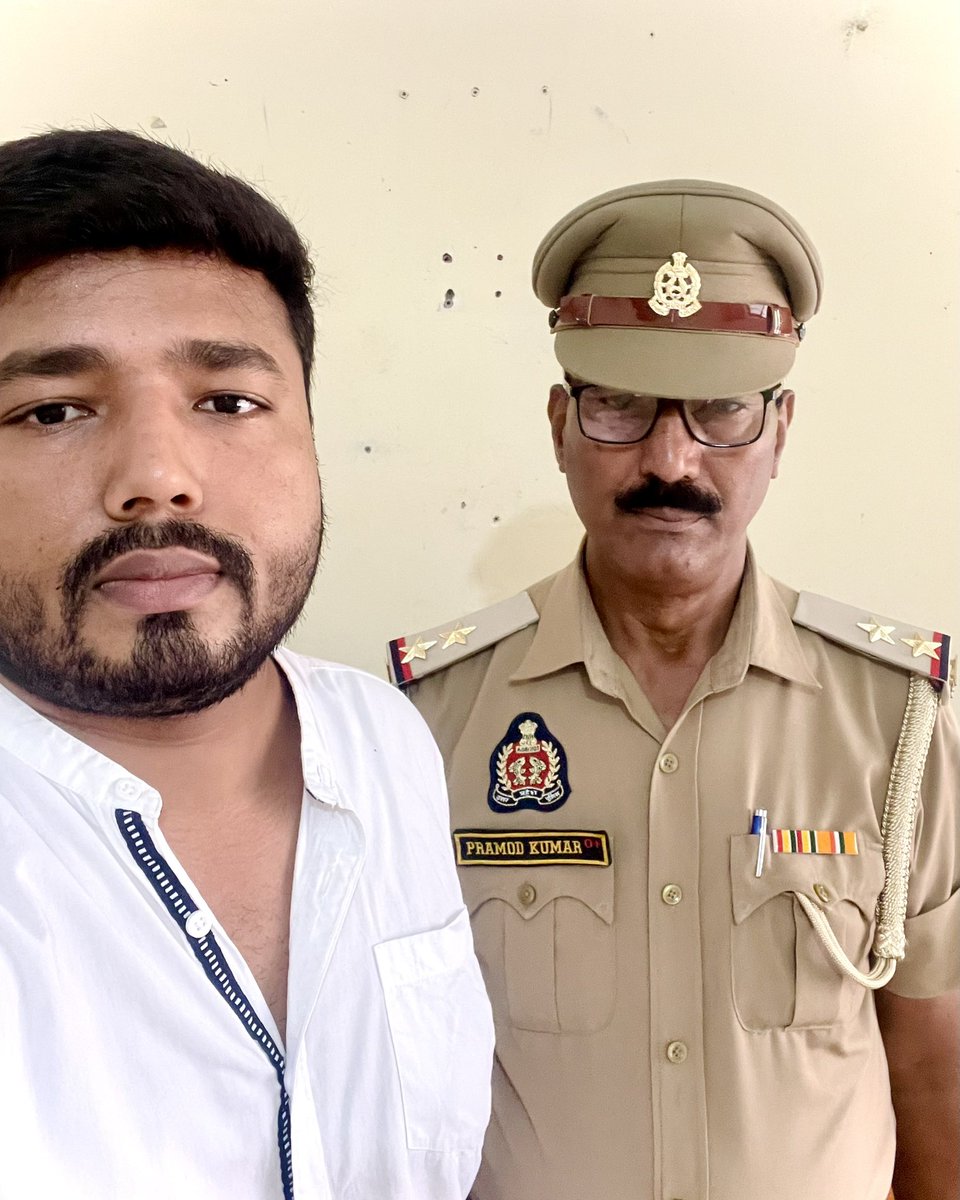 RahulJudiciary's tweet photo. Happy Independence Day 🇮🇳
#papa #subinspector #uppolice https://t.co/alAvbU5qNg