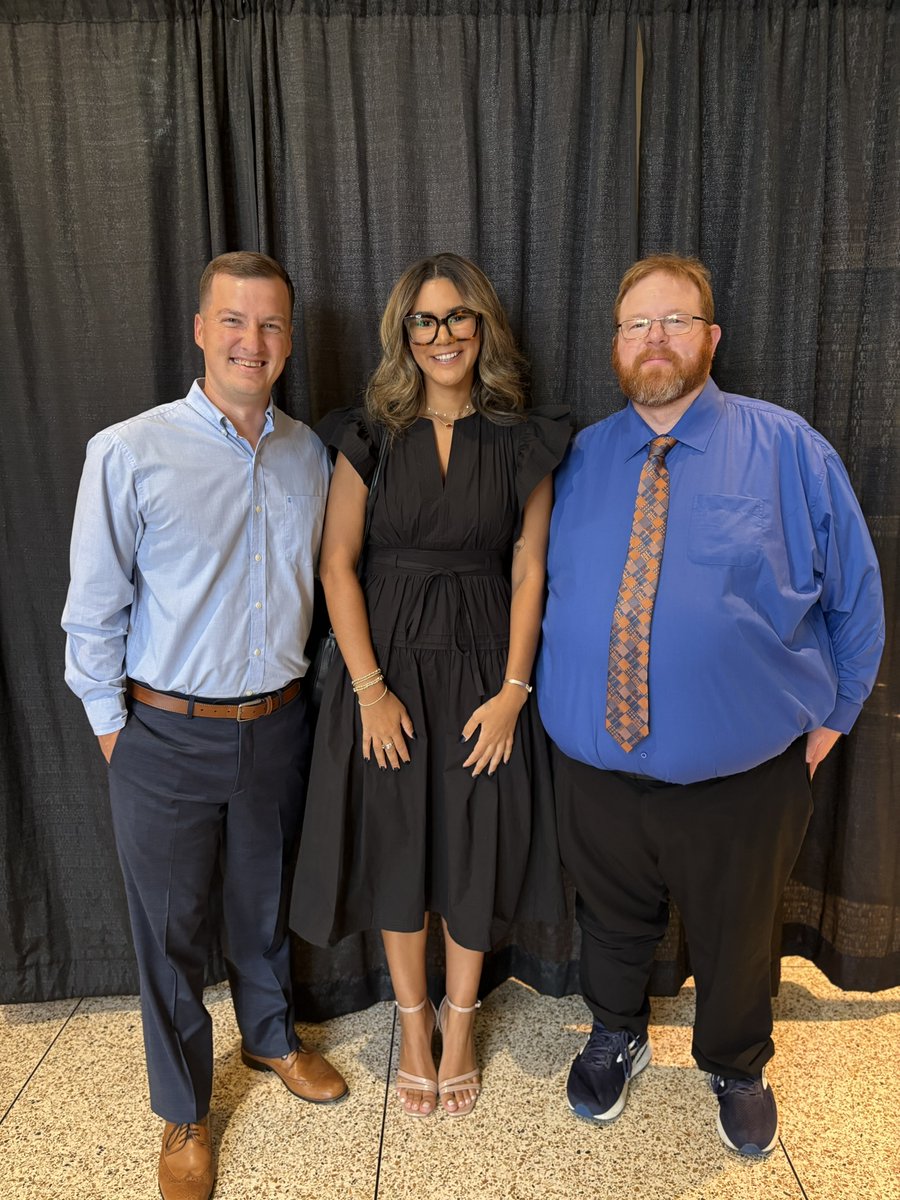 JCMEarlyCollegeHigh (@jcm_ech) on Twitter photo Huge congrats to Ms. Yarbrough for winning the <a href="/leadersgives/">Leaders Education Foundation</a> Inspiring Students Award at the EmpowerED Awards! Her dedication helps our students succeed in high school & beyond. #ECHFamily #BestInTheWest #WeAreECH Huge congrats to Ms. Yarbrough for winning the <a href="/leadersgives/">Leaders Education Foundation</a> Inspiring Students Award at the EmpowerED Awards! Her dedication helps our students succeed in high school & beyond. #ECHFamily #BestInTheWest #WeAreECH