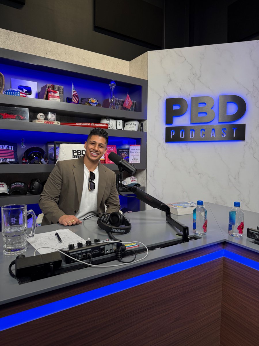 Met the PBD podcast &amp; Valuetainment team

I was shocked at seeing the operation 

The scale is beyond what I initially imagined

Patrick might actually build a 100B media company with this one
