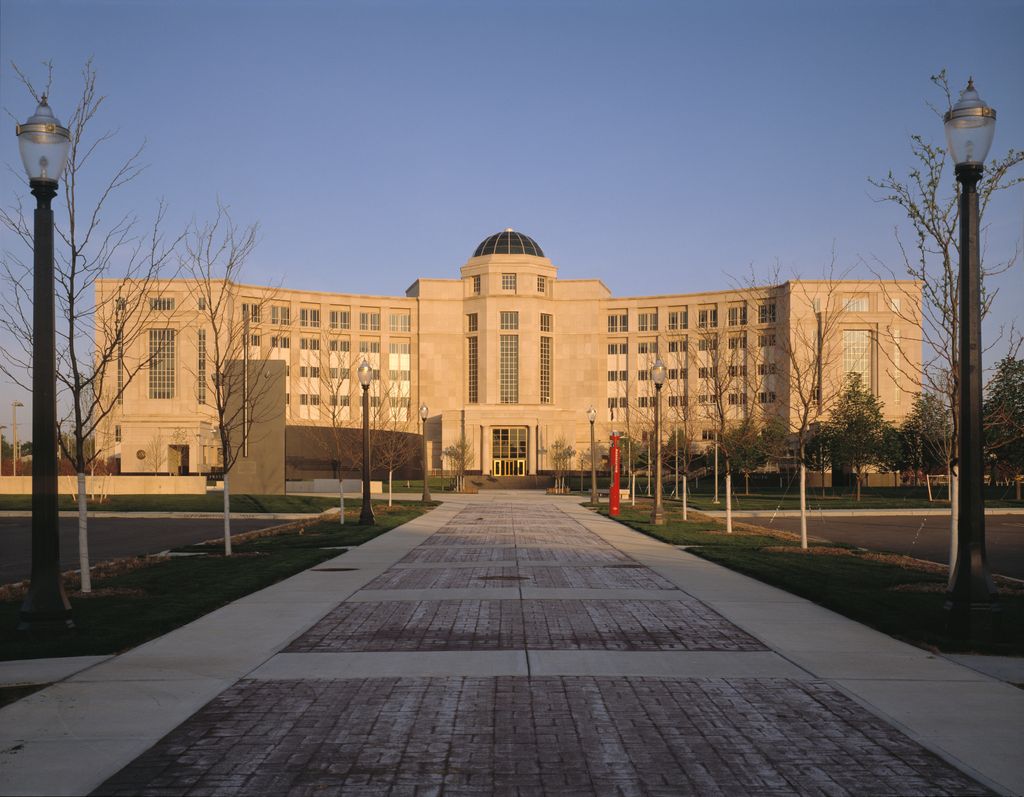 Planning a visit to the Hall of Justice? Assistance is available for anyone who needs to plan for accessible parking. Find updated details, including a new DTMB request form (scroll down): buff.ly/9sJN7Ru