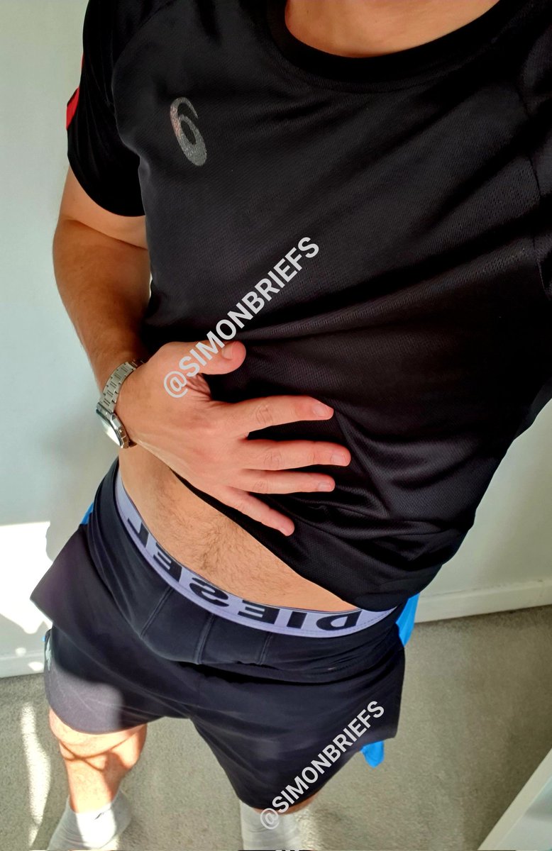 Get the weekend started #briefs #bulge #running 🩲🧦