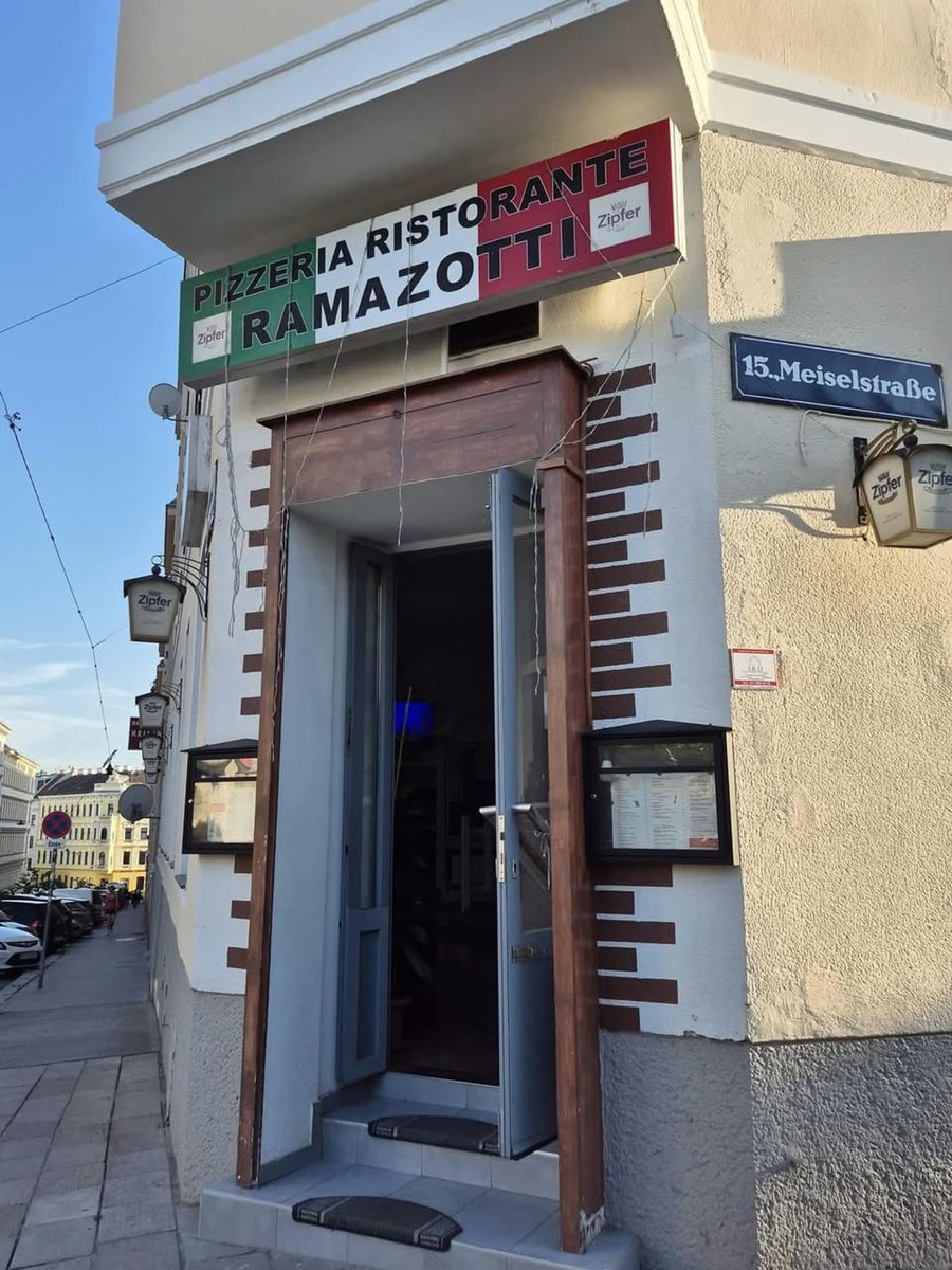 Ich würde Mal LH Karoline Edtstadler ersuchen, diese »Pizzeria« schließen zu lassen. #Antisemitismus
By the way: was ist aus der Pizzeria Ramazotti im 15. Bezirk geworden, die Amit Peled+den Geiger Hagai Shaham+die Pianistin Julia Gurvitch rausgeworfen hat❓❓🤔
<a href="/ProellAlexander/">Alexander Pröll</a>