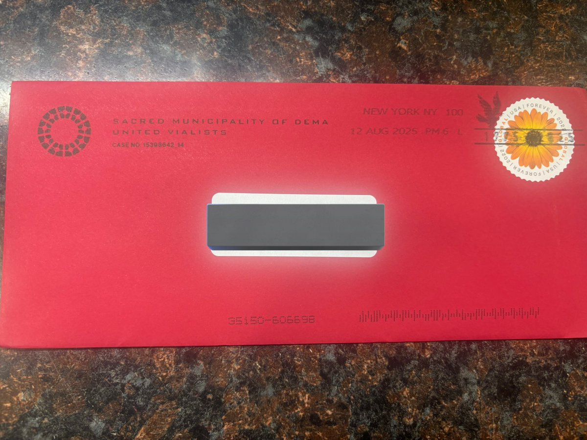 fairlylogan's tweet photo. something something.... lame ass excuse as to why i'm not on here anymore.... something something i got a letter from tøp today https://t.co/Dcgn1knLgA