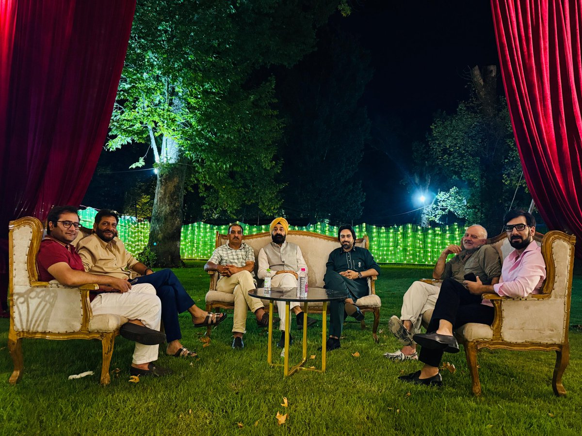 Clicked a moment, captured a bond. 
Different political views, same old hearts.
Friendship like this doesn’t argue to divide — it listens, laughs, and lasts. ✨
#BeyondPolitics