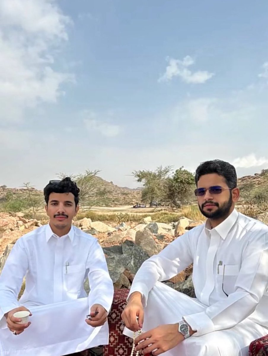 على شانك رفيقي يارفيقي ماعلي خلاف 
تعاندني الليالي وألمحك جنبي وأعاندها
-
#عصام_القرني |#دخيل_الله_الحارثي