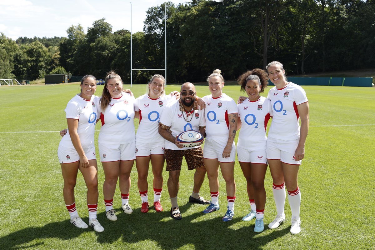 RedRosesRugby's tweet photo. Thank you to our new PR marketing guru: @CHABUDDYGEEZY  🙌

@O2  | #WearTheRose https://t.co/Rt4iXgQ3R8