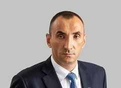 На Новом Београду са екипом ћација и полиције је координирао Бранислав Маловић познат по разним прљавим пословима!