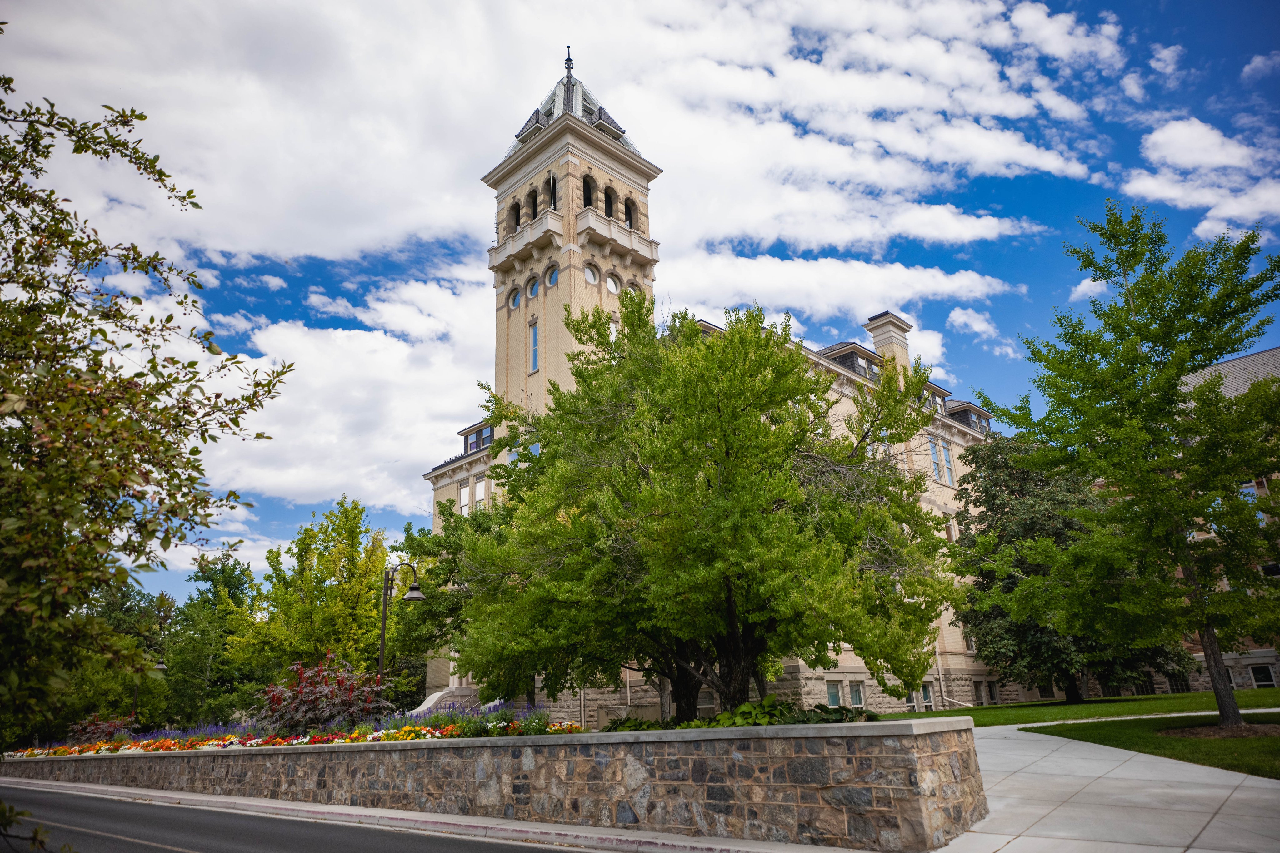 希少　MISSION OF THE UNIVERSITY University of Kansas Clinical Research Center