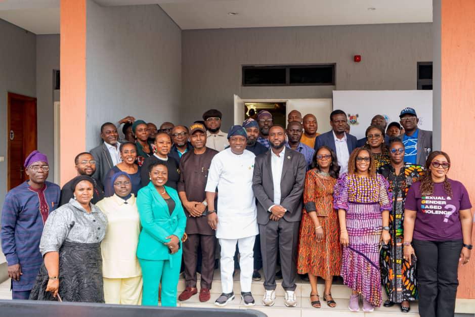 LASG ENGAGES STAKEHOLDERS ON PILOT PPP FOR LAGOS WATER CORPORATION

… Calls For Investments Towards The Upgrade Of Some Of Its Mini, Micro Waterworks

facebook.com/share/p/15pzCk…

<a href="/jidesanwoolu/">Babajide Sanwo-Olu</a> <a href="/drobafemihamzat/">Obafemi Hamzat</a> <a href="/MukhtaarTijani/">MTT</a> <a href="/rotimi_akodu/">Kunle Rotimi-Akodu</a> <a href="/Lagoswater/">Lagos State Water Corporation</a> <a href="/LasgMOE/">Lagos Min of the Environment and Water Resources</a> <a href="/gbenga_omo/">Gbenga Omotoso</a>