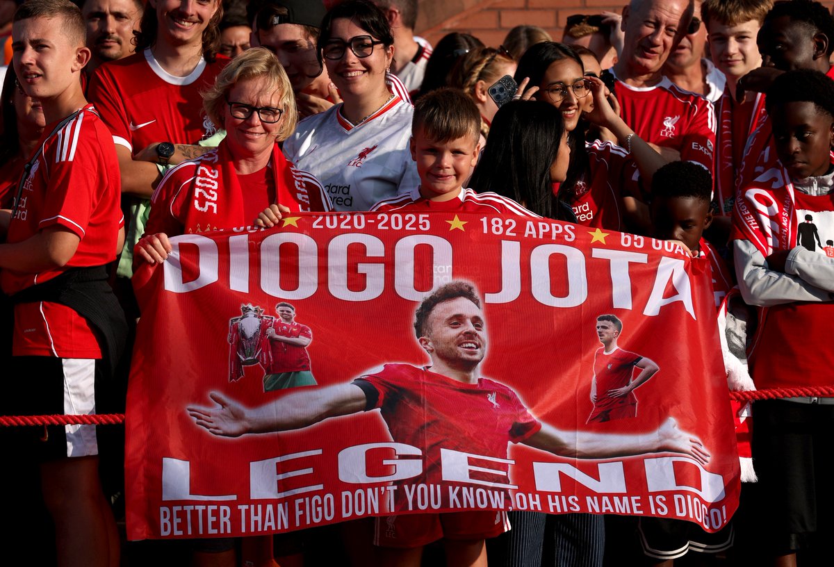 Liverpool remembers Diogo Jota and Andre Silva ❤️