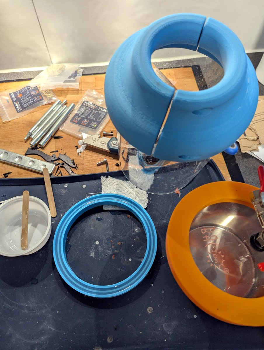 Today at the KDxGP Pumplab: making gaskets for a 2-stage #ballpumping prototype with a split entry