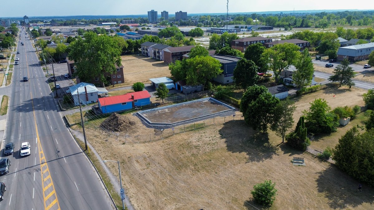 Parks | Construction of the new playground structure at Elgin Parkette is set to begin next week! 🚧🛝

Access to the park from Elgin Street and Sidney Street will remain unobstructed. Please do not enter the fenced-in construction zone. We will make an announcement once