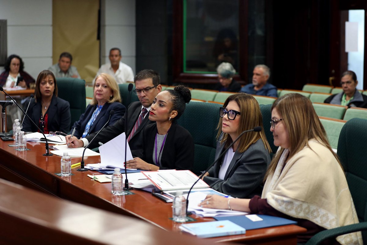 🔍 [Vistas] ¡Cámara evalúa aumento salarial para empleados no docentes del Departamento de Educación!

La Comisión de Educación, presidida por la representante <a href="/TatianaPerezPR/">Tatiana Pérez</a>, analizó el PC 703 que propone un alza de $1,000 mensuales.