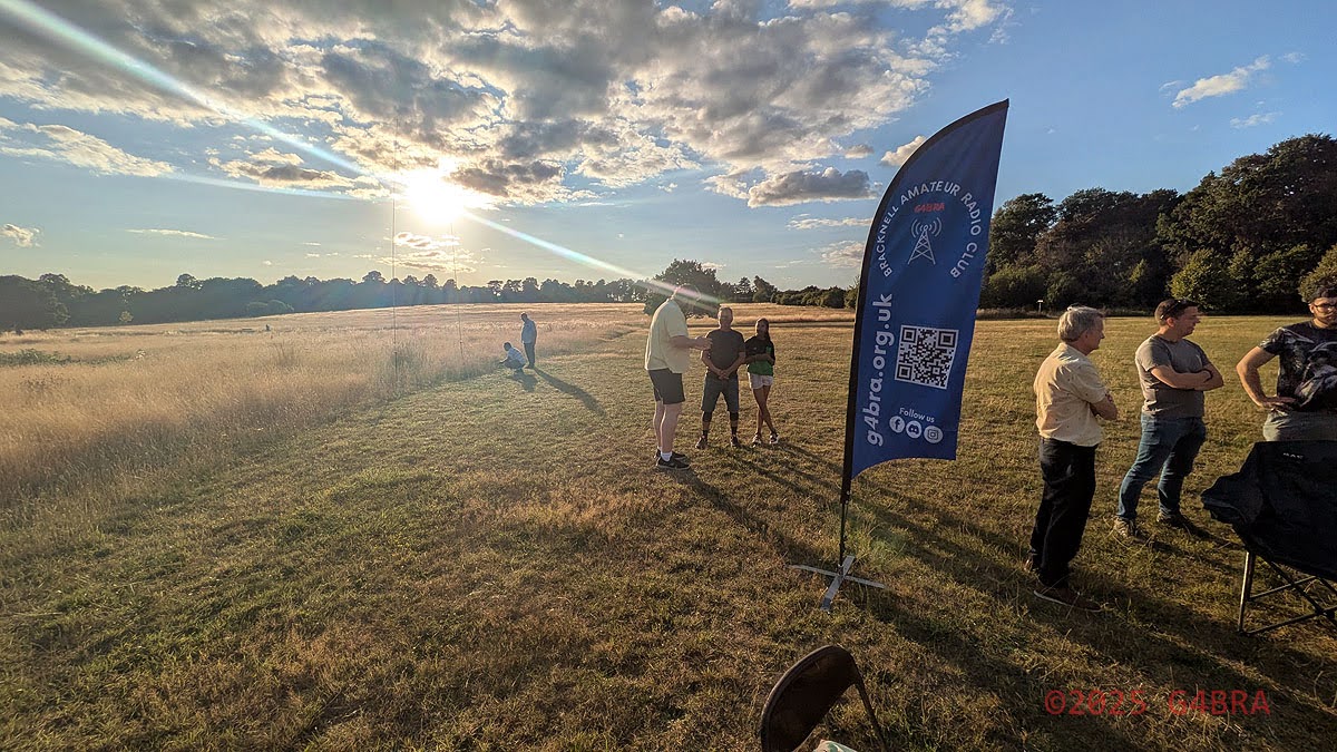 Bracknell Amateur Radio Club G4BRA tweet media