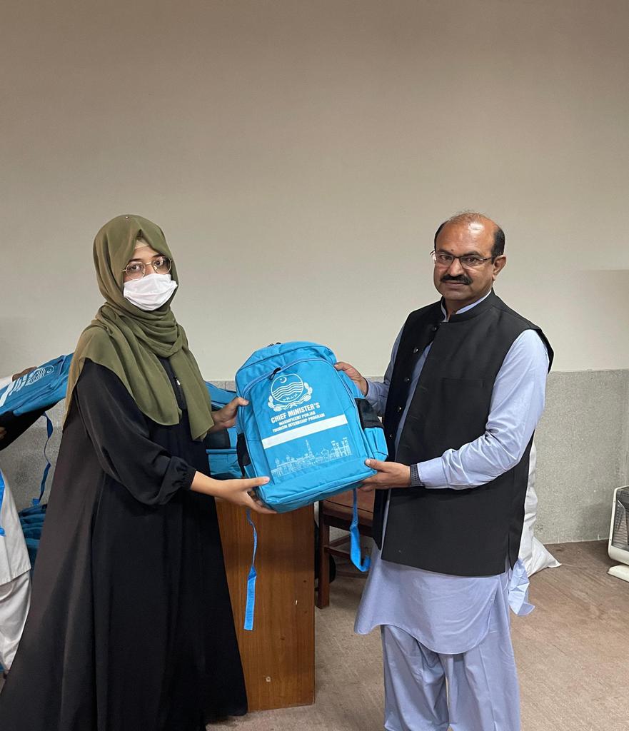 archaepunjab's tweet photo. Graced by Ms. Asim Dogar, Ms. Humara Naz &amp; Mr. Ali Gohar, the event marked a step toward youth-led heritage preservation!

#MPIP #TaxilaMuseum #Internship #PunjabTourism #HeritageInYouthHands
@GovtofPunjabPK @MaryamNSharif @Marriyum_A @CS_Punjab https://t.co/TduCRJIiGy