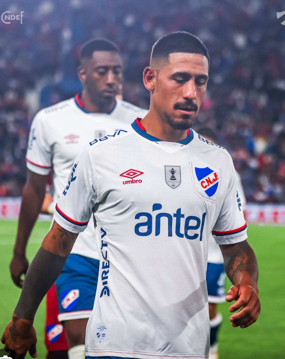 jmdelgado1899's tweet photo. Él tiene que ser el 5 de Nacional, levantarlo con continuidad. Oliva y Boggio por delante.
Jugador bastardeado por miles, sin marketing y sin ser modelo de ninguna marca de indumentaria.

Con él en el medio no perdíamos el clásico, pero los nenes play 5 nunca lo van a entender. https://t.co/Y21uqir5gF