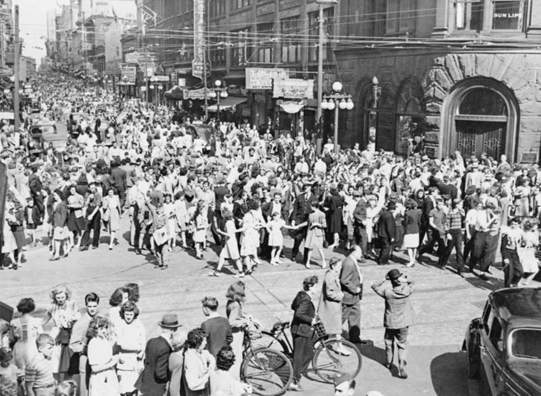 Il y a 80 ans, la Seconde Guerre mondiale prenait fin. Le jour V-J marquait la fin dans le Pacifique et l’ultime chapitre du conflit.
Nous honorons le courage, le sacrifice et l’héritage durable de celles et ceux qui ont servi pour la paix et la liberté. #CanadaSeSouvient #JourVJ