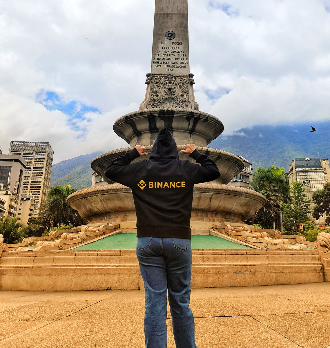 Tiempo sin pasar por acá, pero que mejor oportunidad que la de venir a mostrarles lo que recibí de <a href="/BinanceLATAM/">Binance Latinoamérica</a> <a href="/binance/">Binance</a> en su octavo aniversario 🤩 y además no puede faltar el agradecimiento a <a href="/DosisWeb3/">Dosis WEB3</a> y a todas las cosas increíbles que hemos podido construir en comunidad 🫶🏻