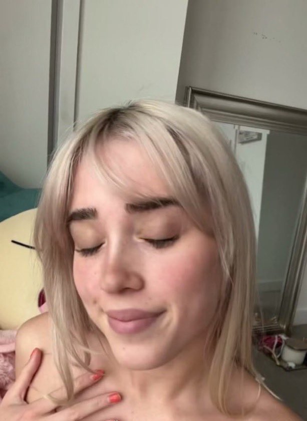marionisback's tweet photo. Tu me donnes quel âge ? 🥺 https://t.co/ZkSrInbIlh