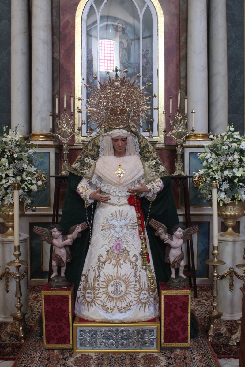 ChipionaCofrade's tweet photo. La Virgen de la Esperanza de la Asociación de la Borriquita en Besamanos. https://t.co/A0Vgnj84CB
