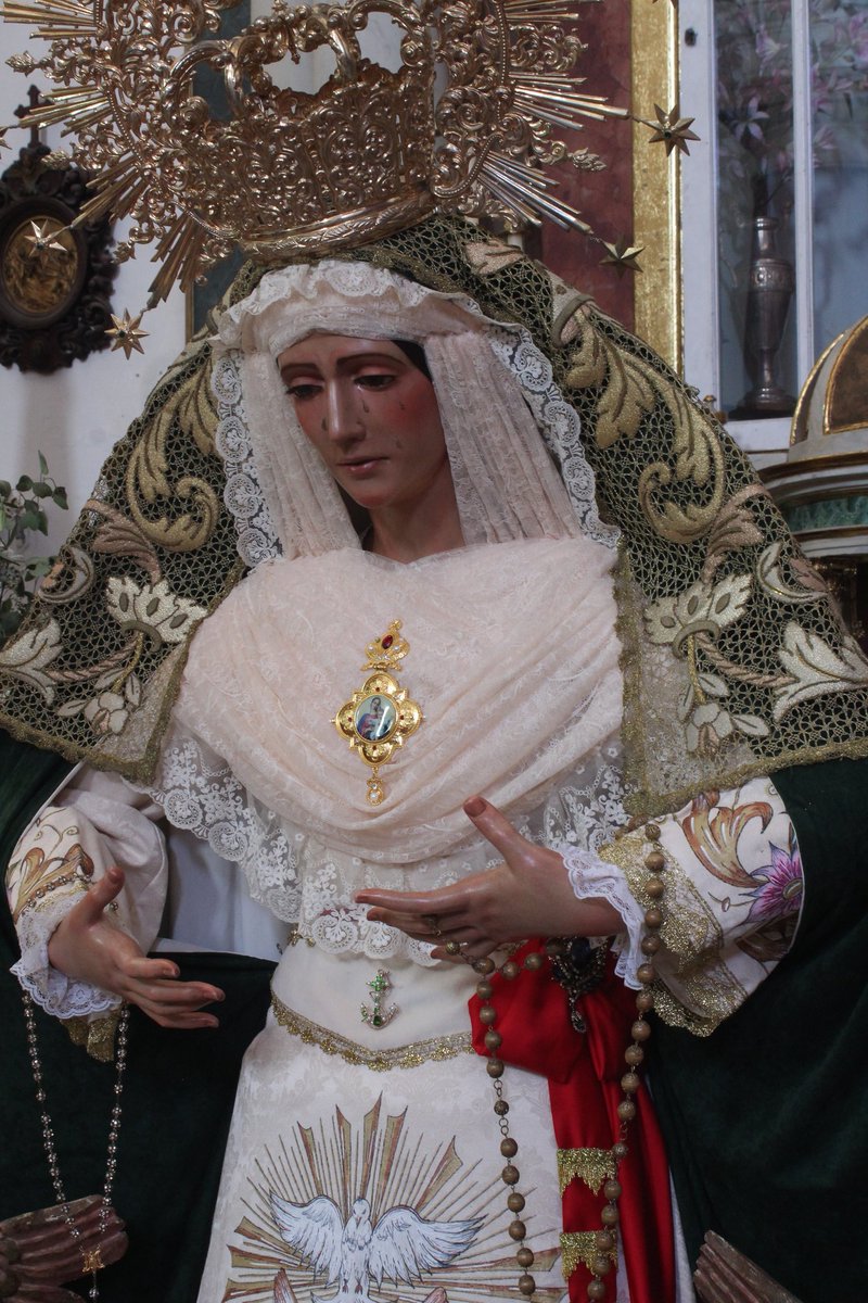 ChipionaCofrade's tweet photo. La Virgen de la Esperanza de la Asociación de la Borriquita en Besamanos. https://t.co/A0Vgnj84CB