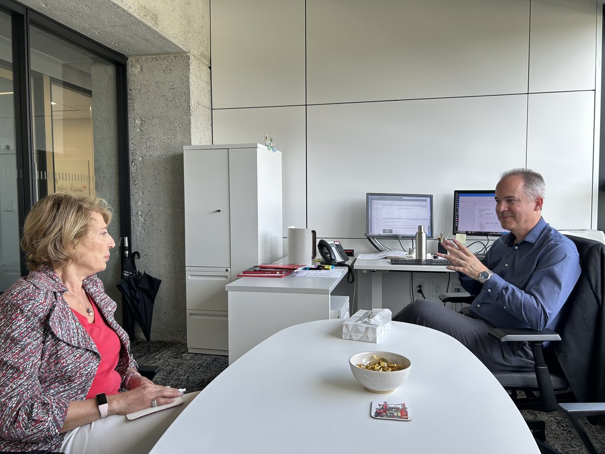 ChiefSciCan's tweet photo. Thanks to @SFU and @bcit for the insightful meetings. Your research excellence and commitment to training the next generation—while fostering innovation and entrepreneurship are crucial. #CDNScience https://t.co/zS7C1BbzMY