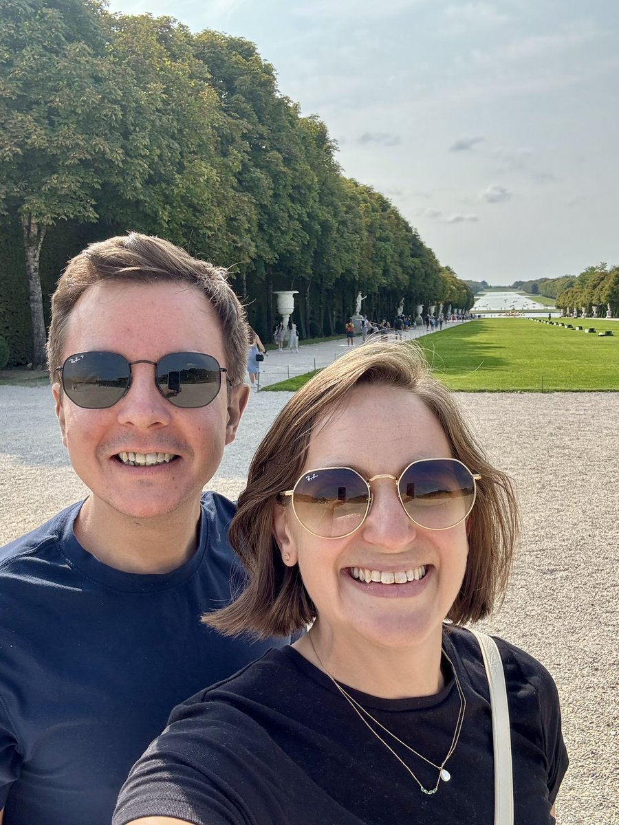 AlexGuiden's tweet photo. As far as palaces go, this ain’t too shabby https://t.co/Lcc9KpmIeq