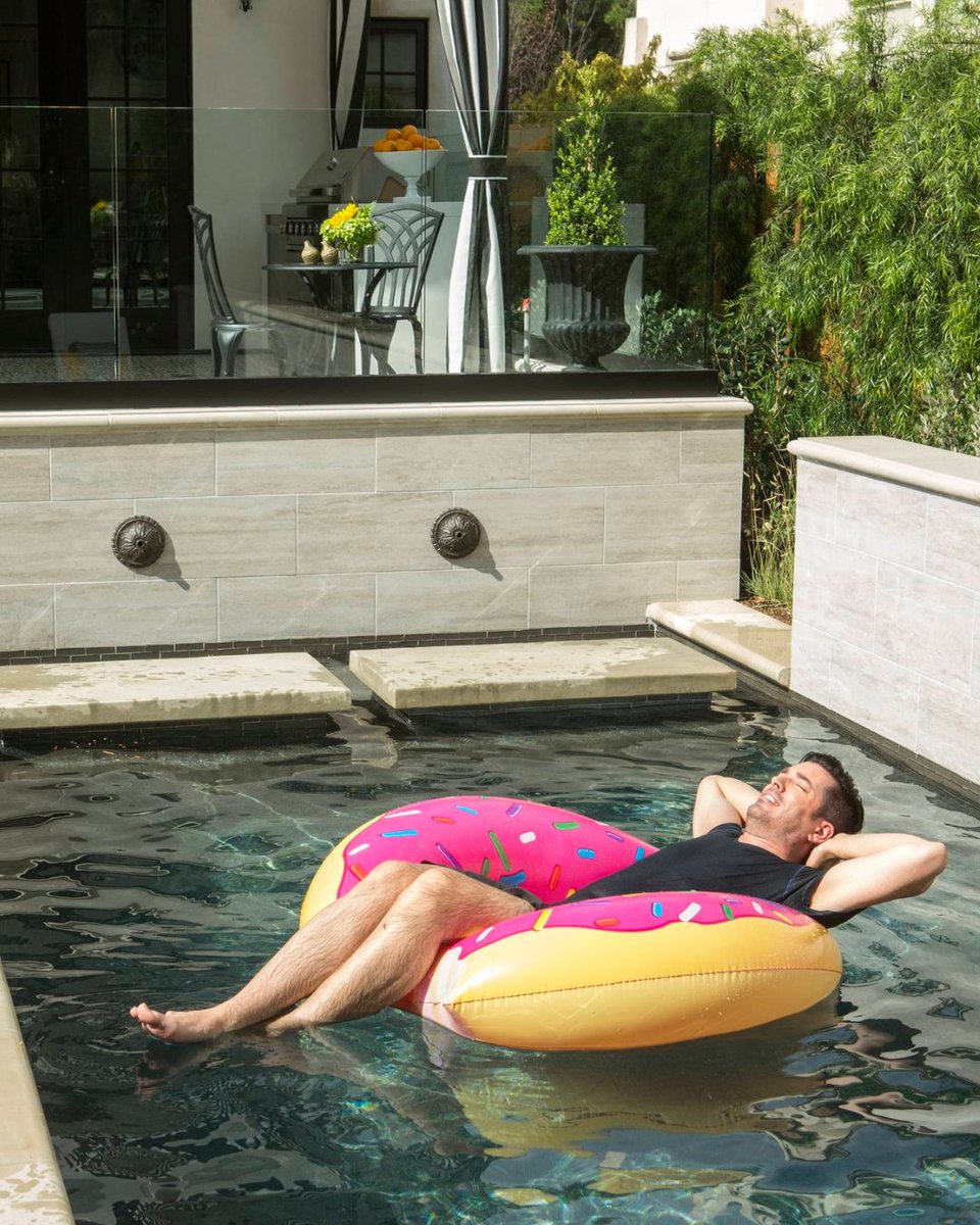 Is it a coincidence that #NationalRelaxationDay is on a Friday? We think not. 😌