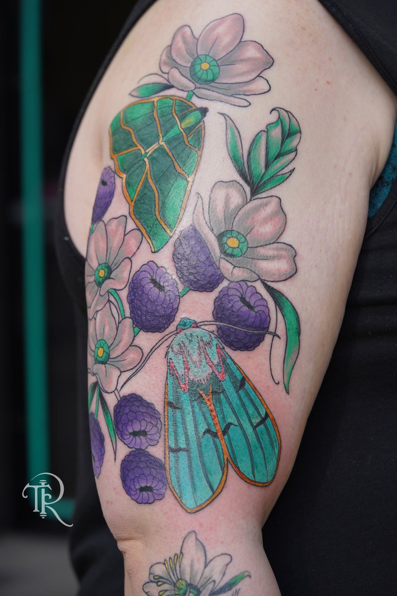 TribalRites's tweet photo. Gorgeous sleeve in-progress done by Tanner Dow! https://t.co/KAoZPGQgGW
