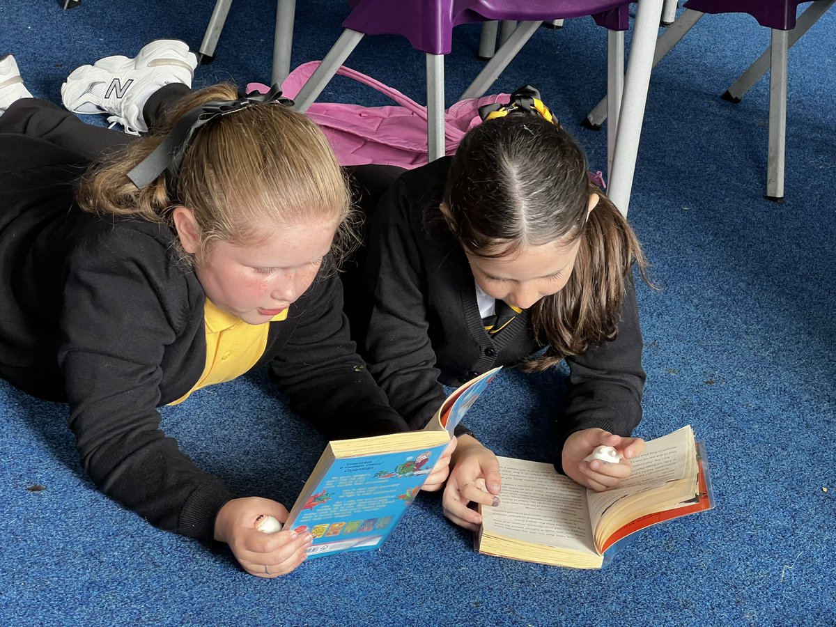 Sights we love to see! Engaged readers! 📚 Two days in and we are already two chapters into our class novel! 📖 🐉 <a href="/ThornliePS/">Thornlie</a>