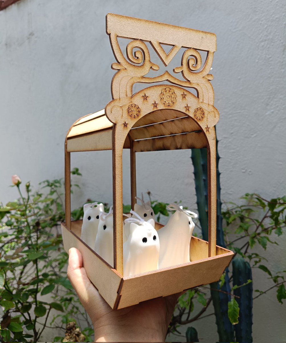 Visita al michtlán
 Hermosa trajinera con 5 gatitos fantasma $400