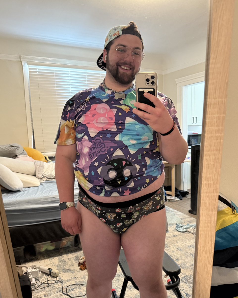 I love dressing nerdy from my head down to my….ass 😋