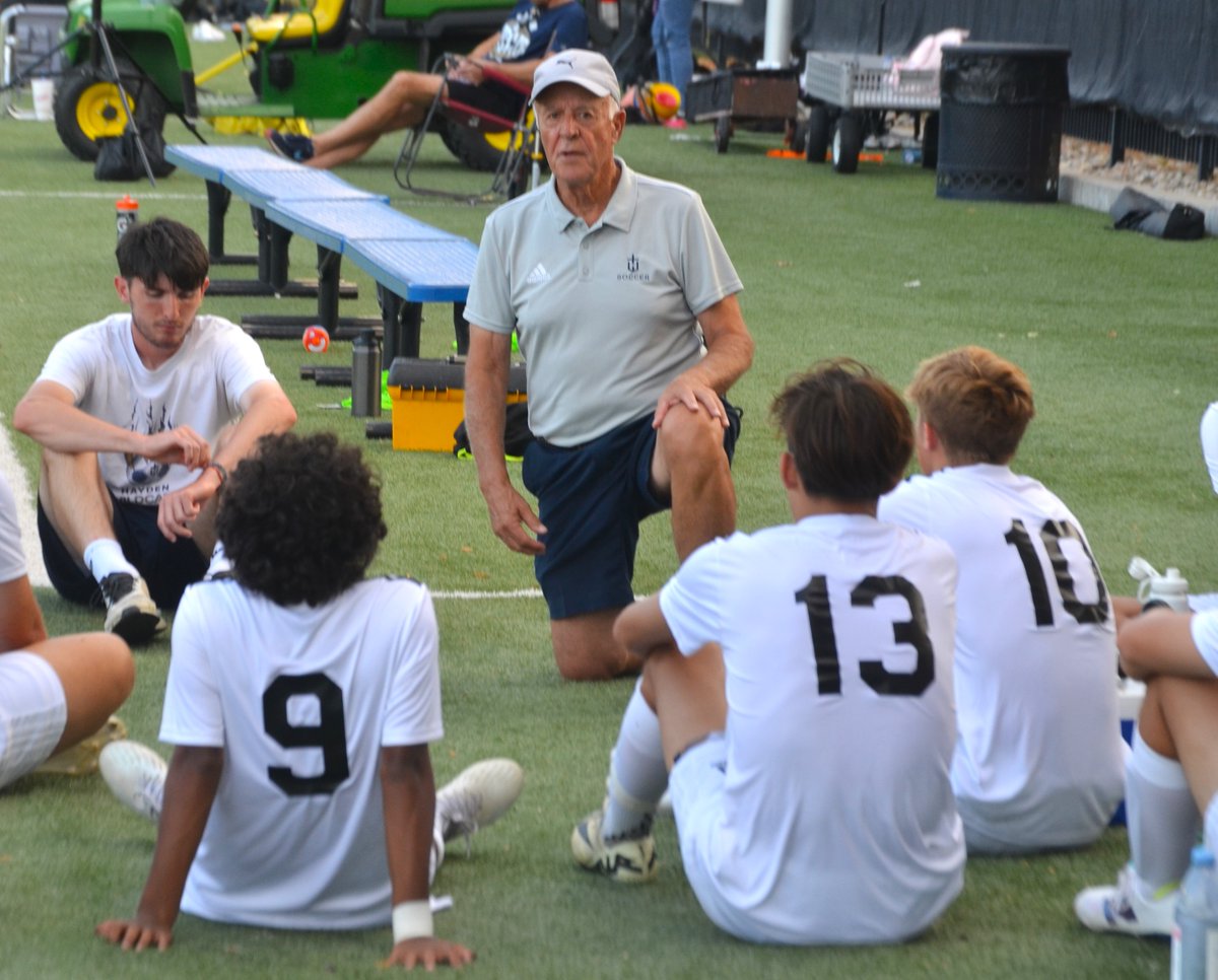 . <a href="/HaydenHigh/">Hayden Catholic HS</a> legend Klaus Kreutzer turning boys soccer reins over to Wildcat alum Joey Gartner. ...
loom.ly/2KTonYA