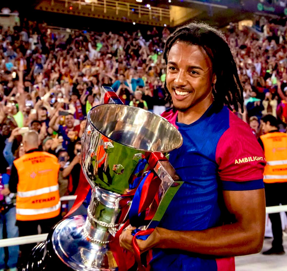 FabrizioRomano's tweet photo. 🚨💙❤️ Official, confirmed. Jules Koundé signs new deal at Barcelona valid until June 2030.

Key part of director Deco’s plan to extend as many contract as possible for crucial players. https://t.co/5a86TAgBst