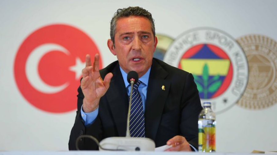 #Fenerbahçe.
Başkanı
Ali Koç: "İki kanat ve bir orta saha oyuncusu ile görüşüyoruz. Bu transferleri bitirip ardından fırsat
Kollayacağız🔥🔥