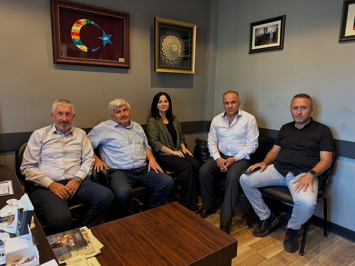 ♻️Ordulu  iş adamlarımızdan FİSKOBİRLİK, Orduspor gibi kurumlarda başkanlık yapmış kıymetli büyüğümüz Yaşar PAMUK beyi ziyaret ederek yakın zamanda kaybetmiş olduğu amca oğlu için baş sağlığı diledik.
♻️İlgi ve alakalarından dolayı teşekkür ederiz.