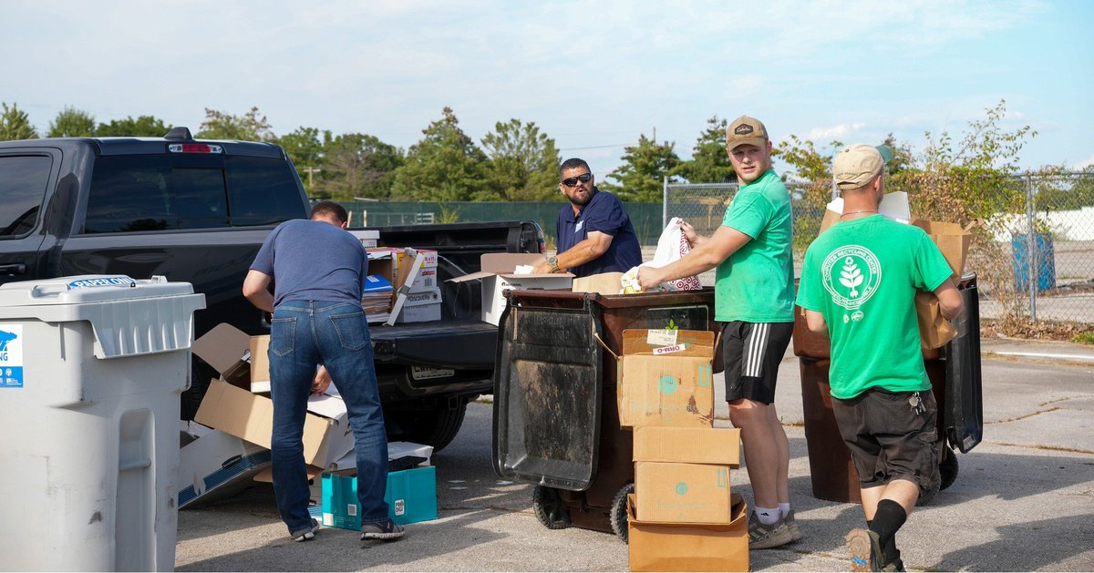 🚛 Recycling Win! ♻️ In just 2 hours, 161 households joined our Recycle Event:
📦 83 electronics | 🗂️ 51 paper | 🔄 27 both
✅ 400+ electronics dropped off!
🧾 Final counts coming soon.
Thanks for recycling responsibly! 🙌
#CPOzarks #StrongCommunities