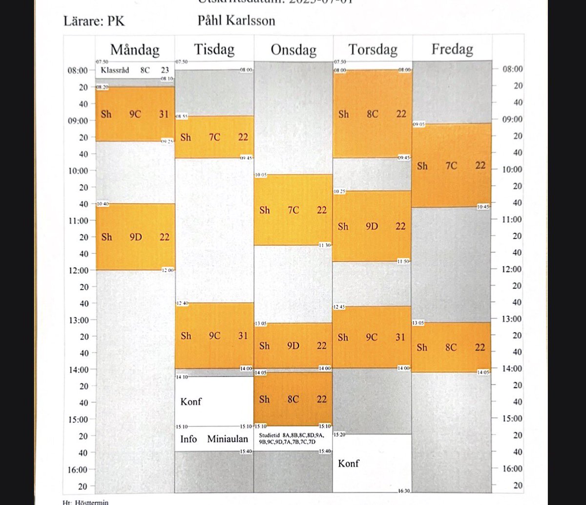 Dags för den årliga tråden med schema. 
Skriv sysselsättningsgrad samt ämnen/kurser du undervisar i. 🧵 🏫 
SO (hi, re, ge, shk) - 100%
#skopol #skola #lärare