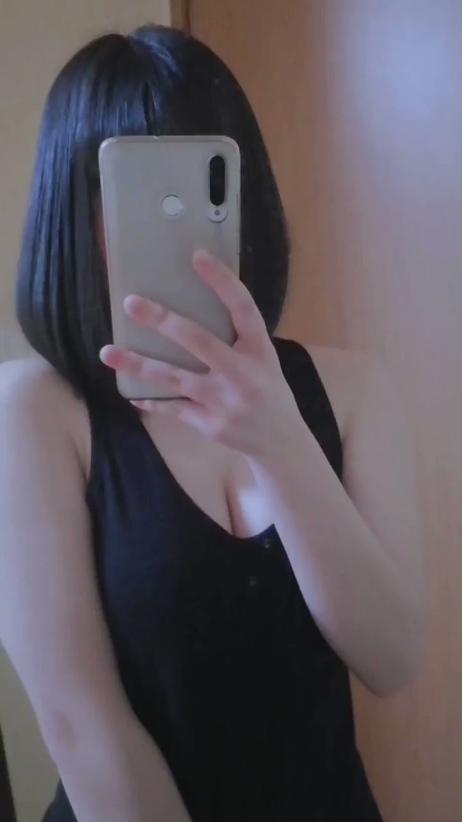 自撮り女子の心理って「寂しい」っていう証拠なんだってｗだから、掲示板で自撮りアピールしてる女の子は肌のぬくもりを求めるビッチ系が多いらしい！ｗｗ→tinyurl.com/4r9jat24