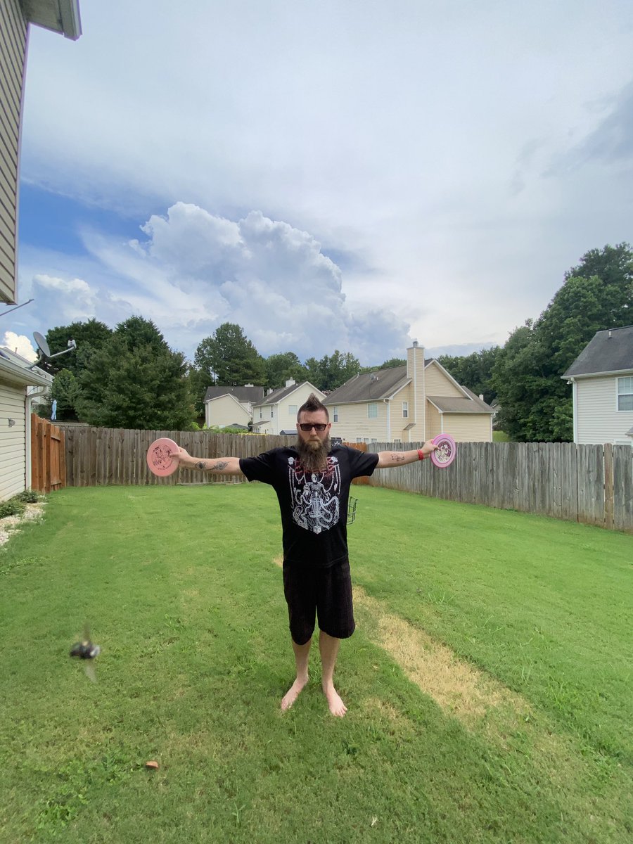 LDrewit's tweet photo. Putting practice goofin! @hyzercreepdiscgolf #hyzercreepcult #hyzercreepdiscgolf #teamhyzercreep #letsdrewthis https://t.co/g0aG3LtesQ