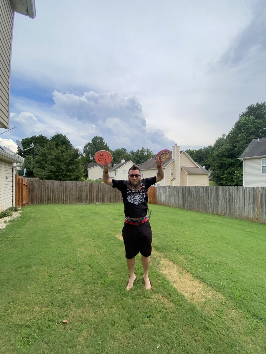 LDrewit's tweet photo. Putting practice goofin! @hyzercreepdiscgolf #hyzercreepcult #hyzercreepdiscgolf #teamhyzercreep #letsdrewthis https://t.co/g0aG3LtesQ