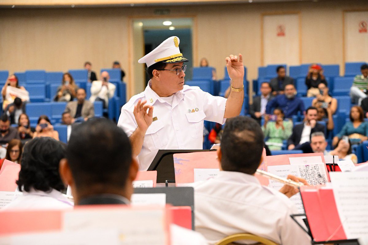 BRepublicanagob's tweet photo. Con orgullo compartimos que la Embajada de la República Dominicana en Panamá nos otorgó un reconocimiento especial por nuestra interpretación del concierto Homenaje al Patrimonio Musical Dominicano y Panameño, en conmemoración del 162° aniversario de la Restauración Dominicana. https://t.co/qFjM0ek7un