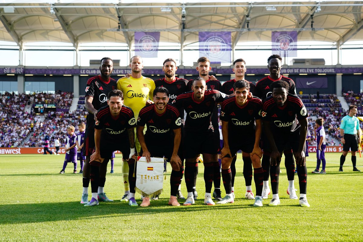 Sevilla FC (@sevillafc_eng) on Twitter photo 🚨 HELLO <a href="/premierleague/">Premier League</a> FANS 🚨
We are back in <a href="/LaLigaEN/">LALIGA English</a> action this weekend and so here's a reason for fans of every Premier League club to make us your team in Spain in 2025/26! 🇪🇸
Thread 👇 🚨 HELLO <a href="/premierleague/">Premier League</a> FANS 🚨
We are back in <a href="/LaLigaEN/">LALIGA English</a> action this weekend and so here's a reason for fans of every Premier League club to make us your team in Spain in 2025/26! 🇪🇸
Thread 👇