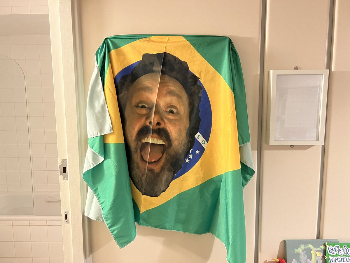 michaelsheen's tweet photo. Thank you to everyone who has come and supported us. Some travelling many miles, some for the first time. For all your messages and gifts and all your warm wishes and heartfelt responses - they are so appreciated. Big Nye and Little Nye send love xxx #Nye https://t.co/uI6tAhclXy
