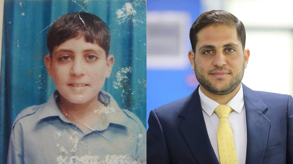 AsemAlnabeh's tweet photo. عن محمد قريقع وحياة مشبّعة بالحزن والحياء وهزيمة الجراح! 

كنا نناديك يا حلو يا مزيون، نناديك يا أبو قريقع، نناديك يا حليوة، نناديك يا أبو الزين ويا أبو زينة، نناديك يا نوارة الشجاعية، فترد بابتسامة خجولة ساحرة ضاع نصف عمره من لم يراها.

عرفت محمد قريقع خمسة وعشرين عاما، عرفته طفلا يتيما بهيا، وفتى يافعا، وطالبا جامعيا نشيطا، وعرفته في بداية الحرب صحفيا مجتهدا هنا وهناك، كما عرفته في أوج نجاحه وشهرته كواحد من أرقى الصحفيين الذين وثقوا هذه الإبادة.

عرفته صديقا وزميلا ورفيقا في كثير من الفترات. عرفته في كل أحواله فتى نبيلا لم يتغير، وإن أردت أن أصفه بكلمة واحدة فستكون "الحياء”، الحياء أولا والحزن ثانيا وهزيمة الجراح غلاف ذلك كله.

كانت طينة محمد خليطا من الحياء المحبب والحزن العميق، مما جعله فريدا في شخصيته وأسلوب حياته ونظرته وسلوكه وتعاملاته اليومية، شاب ناجح مهني محترف متواضع، يعرف كيف يؤدي عمله بخفة وإتقان، يعرف كيف يحصل على الخبر وكيف يكتبه وكيف ينشره ويقوله ويذيعه، كأن الله قد خلقه ليكون مراسلا لشعب طيب من شعوب الإبادة التي لا تملك إلا صوت الحقيقة لتواجه به آلة القتل والدمار والخراب. 

كنت أتاملك بجسدك النحيل ووجهك المليح تقف أمام الكاميرا، تنتظر سؤال المذيعة كي تنطلق معبرا عن همومنا وأحزاننا وآمالنا بصوت شجي ولغة واضحة سليمة لا مبالغة فيها ولا تهوين. أداعبك تحت الهواء، أقف خلف الكاميرا محاولا إضحاكك، فتخجل وتحمر وجنتاك بكل حميمية وأدب وأناقة، ثم يأتيك السؤال فجأة فتتغير ملامحك وينبسط وجهك وتتألق عيناك، تصير جبلا، تصير أملا، تصير صوتا نقيا يعرف تماما كيف يخبر عنا بما تعجز الصورة عن نقله.

لمته مرة على عدم تسويق نفسه أكثر واستثمار مكانه ليكتسب المزيد من المتابعين، أذكر رده بأنه لا يسعى إلا الشهرة بل إلى الوصول، وعندما قلتُ له بأن شهرتك تحقق الوصول بطريقة ما، قال بأنه يفضل بأن يبقى ابن نعمة السيدة البسيطة حتى يحفظ ذكرها ولا ينساها الناس.

أذكرك عندما كنت في العاشرة، تقف في الصف الأول من فرقة النشيد في المخيم الصيفي، تغني بصوت رقيق “هو الحق يحشد أجناده”. طفلا جميلا أنيقا خجولا.

مع السلامة يا حلو، لم نكذب ولم نبالغ عندما قلنا نيال الشجاعية فيك يبو قريقع، والله نيال الشجاعية فيك، نيال #غزة فيك يا ابن الشجاعية، نيال فلسطين فيك يبو زينة، نيالنا فيك وبمعرفتك وبصحبتك اللي ما شبعنا منها يا زينة الشباب.

الله يسهل عليك يبو زينة