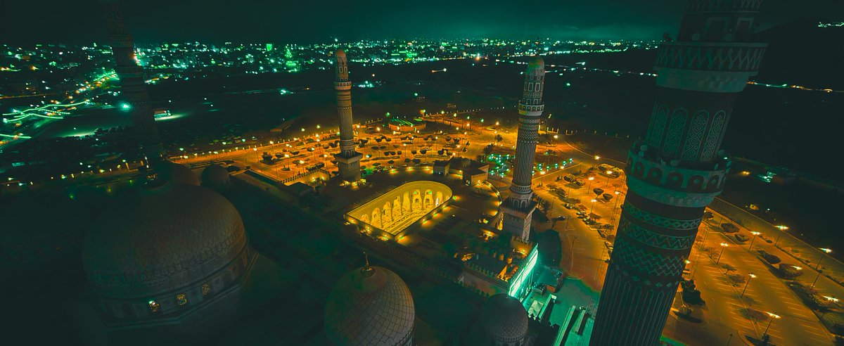 جمعة مباركة بفضل الصلاة على سيدنا محمد واله
صنعاء تكتسي لونها الأخضر
فرحاً بقدوم مولد النور
تصوير الأستاذ عبدالعظيم عزالدين