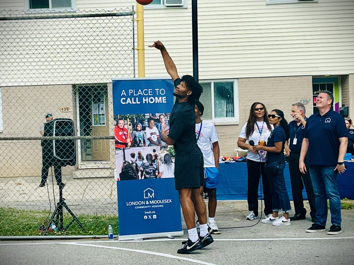 London Police Service ON tweet media